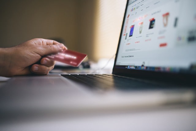 5 Futuristic Technology Trends In eCommerce Industry