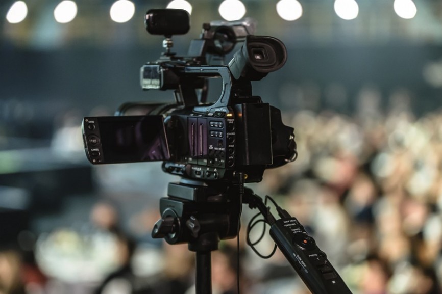 Pros of Outsourcing Video Production For Your Business